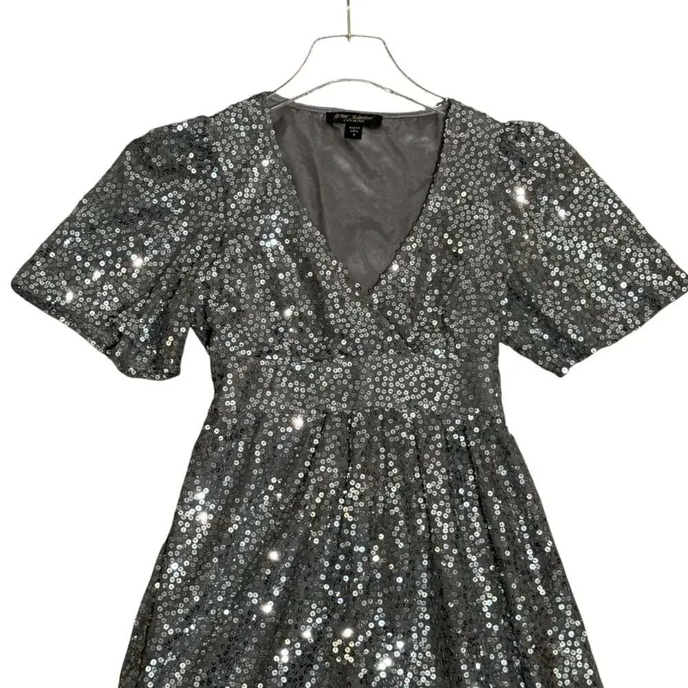 Betsey Johnson‎ Evening Silver Sequin Cocktail Dress Size 6 Metallic Party Glam